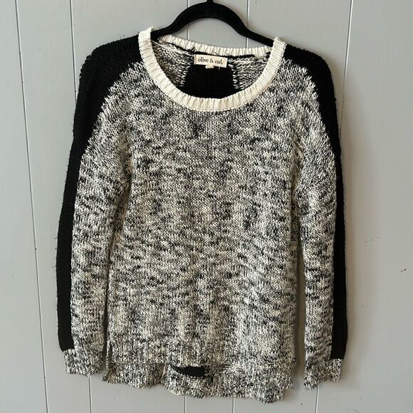 Olive & Oak Black & White Sweater Size Small - Picture 1 of 2